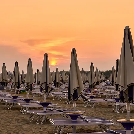 Intimate Seaside Perfect For Relaxing Lejlighed *