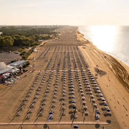Intimate Seaside Perfect For Relaxing 비비오네